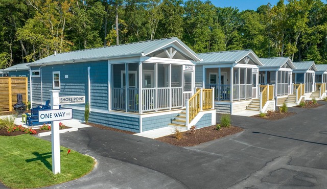 Deluxe Cottage - 2 Bedroom Cabin 5 - Deluxe Cottage with two bedrooms.