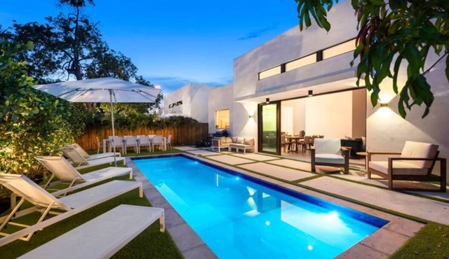 Design District Villas 10BR Double Modern Homes