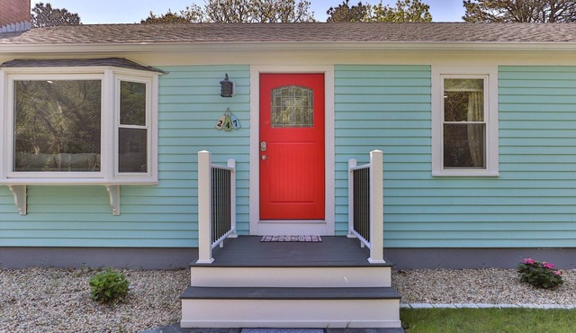 🐶 Dog Friendly Fenced in Yard! 3/2 🏠 1.1 mi to 🏝 WIFI - perfect fall rental!