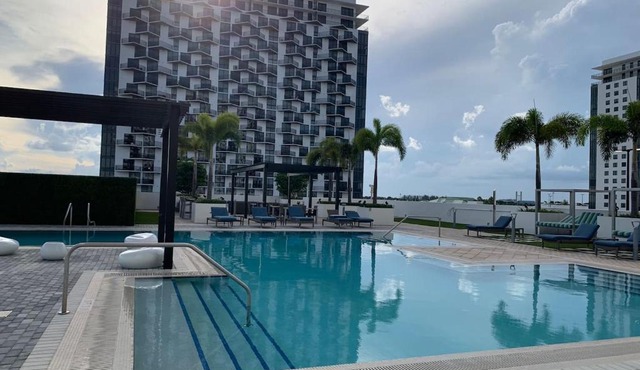 DoralMiami 5 Star ResortPoolFree Parking! 22