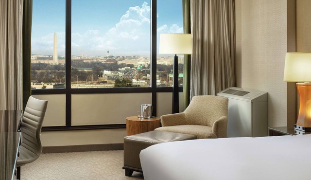DoubleTree by Hilton Washington DC - Crystal City