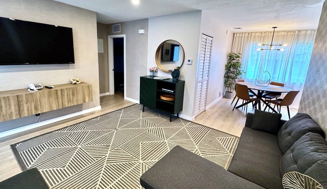 Downtown Oasis-Close to Las Olas, Riverwalk, MODS