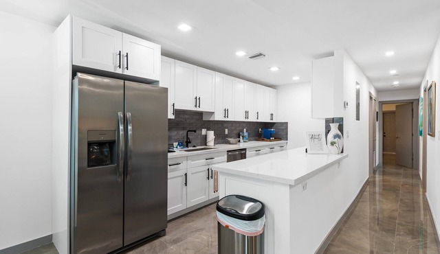 Duplex ~ Very Clean ~ Renovated ~ Newly Furnished ~ Spacious ~ Close to Everything!