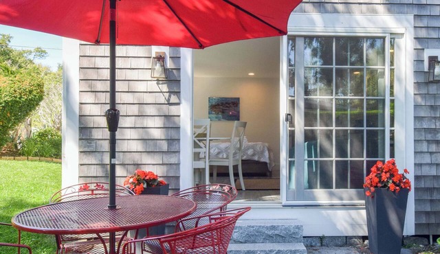 East End Condo w/Beach Access!