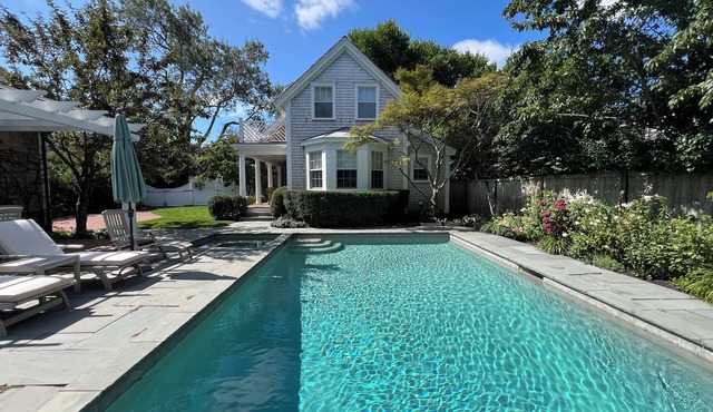 Edgartown close to beach and town 6BD with Pool and Hot Tub