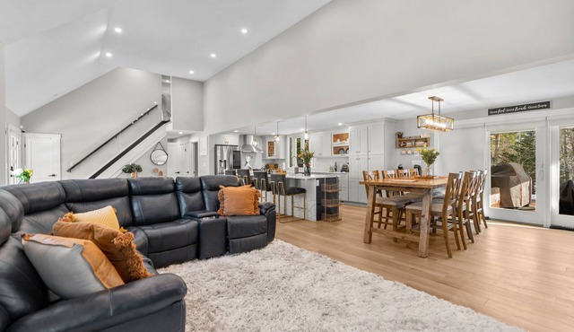 Elegant Family Osterville Retreat Near Dowses Beach