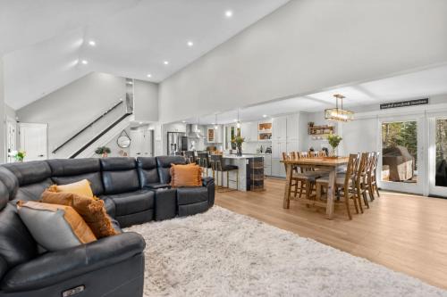 Elegant Family Osterville Retreat Near Dowses Beach