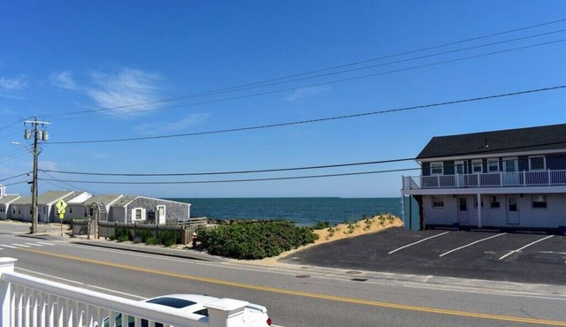 End Unit Condo with breathtaking ocean views!