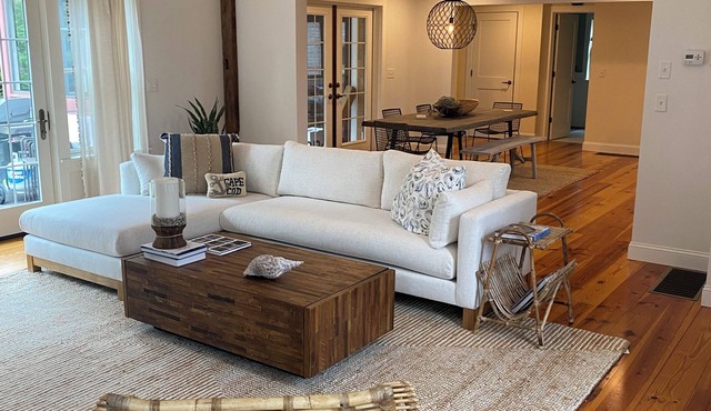 Enjoy a relaxing retreat. Easy access: Beaches, Bike Path, & Great restaurants.