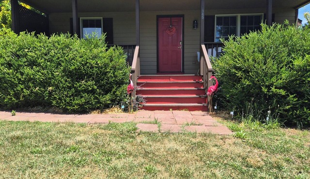 Enjoyable 2-bedroom cottage in Afton Virginia. 1.5 miles from the best winery!