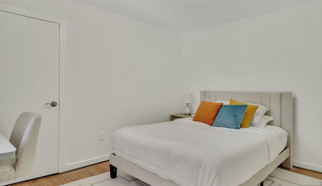 Entire two level, 3 bedrooms plus office/4th bedroom, two full bathrooms, sleep 6