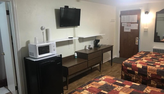 Evergreen Motel