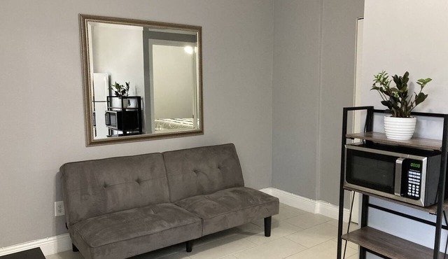 Excellent Studio Centraly Located