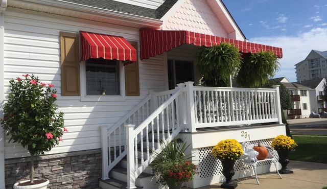 Exceptional Location, Short Walk to Beach, History, Fun & Year-Round Adventures!