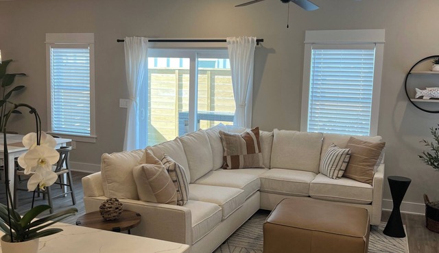 EXCEPTIONAL LOCATION - LUXURY VILLA STEPS AWAY FROM THE BEACH AND POOL