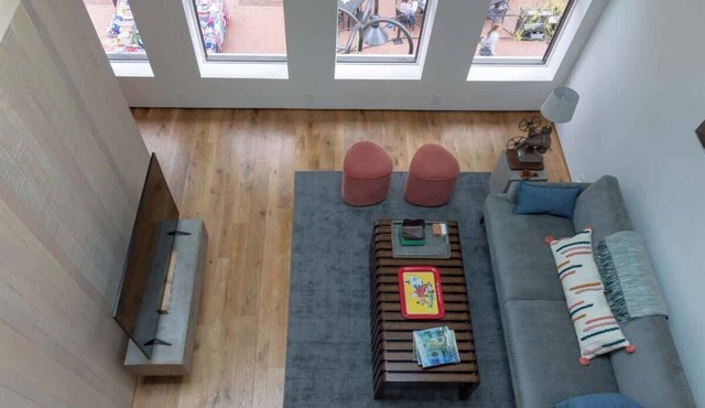 Expansive 1BR Cville Loft Near UVA