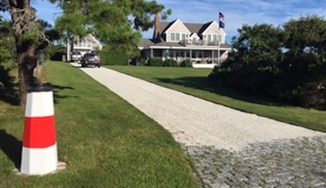Expansive Views! House , Sleeps 9 short walk to the beach.
