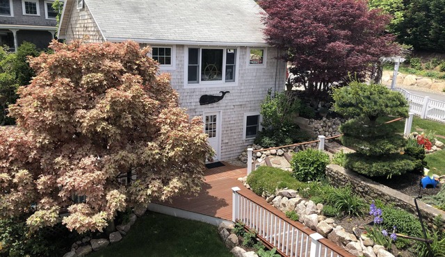 Exquisite Guest House w/private hot tub/steam shower