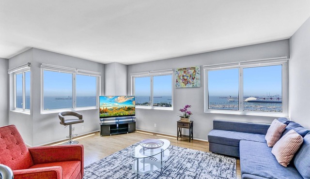Exquisite · Sky High Luxury · Spectacular Views!
