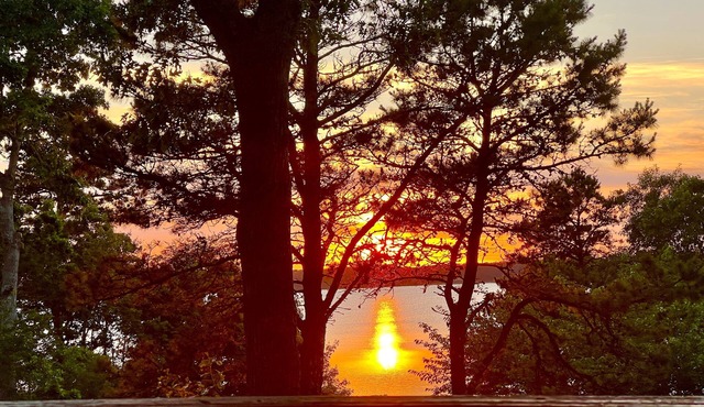 Fall Retreat on Beautiful Long Pond/Cape w/Quick Drive to Ocean