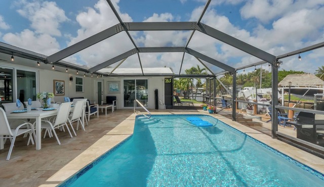 Family Friendly 3BR Waterfront House- Private Dock, Screened Pool & Boat Parking
