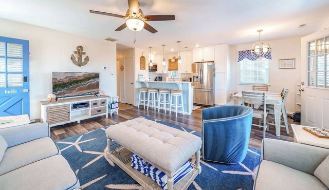 Family-Friendly 3BR/2BA Condo w/Sunset Views Walk to Beach