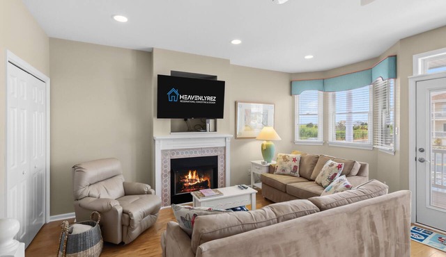 Family-Friendly 3BR/2BA OCNJ Getaway with Parking, Patios & Outdoor Shower