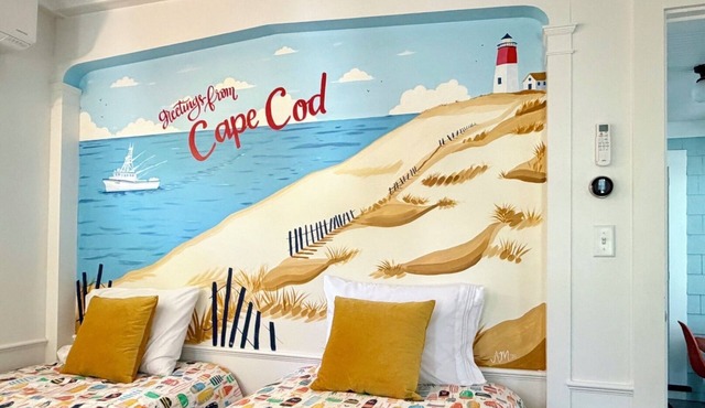 Family Friendly Cape Cod Beach House: 3 min. walk to Earle Rd Beach