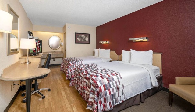 Family-friendly Hotel Near Downtown Buffalo! w/ Free Parking, Pets are Allowed!