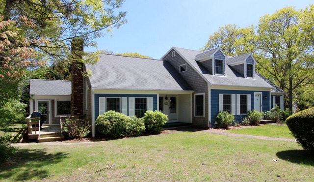 Family Friendly home in a Bayside neighborhood!