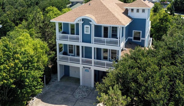 FINALLY: Oceanside, Private Pool, Hot Tub, Close to shops and restaurants