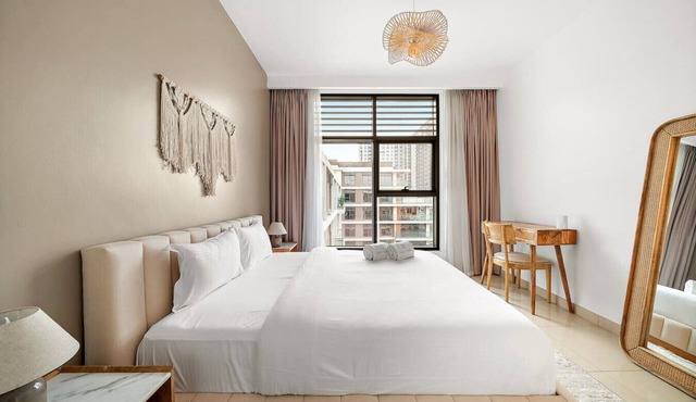 FIRST CLASS | 2BR | Timeless Vibes | Pool View in Dubai