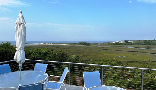 FIVE BEDROOM - AMAZING WATER VIEWS OF NANTUCKET SOUND, MINUTES TO ASSOCIATION BEACH