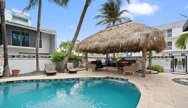 Flamingo Suite 1/1 Poolside