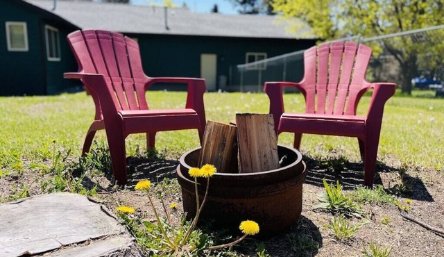 Flathead Lake Retreat | Private Hot Tub & Firepit