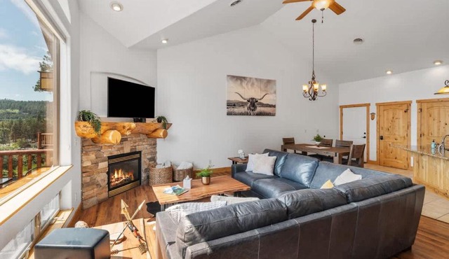 Flathead Lodge - Close to Skiing & Glacier Park