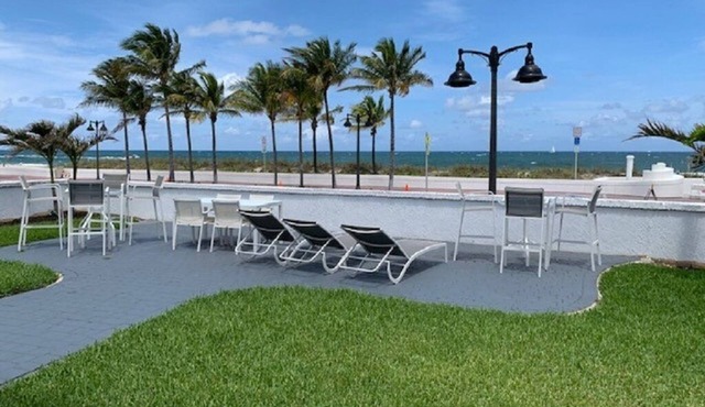 FORT LAUDERDALE BEACH HOUSE - 2 Homes in One