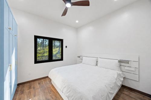 Glacier Luxury Retreat Bear View Cabin 2