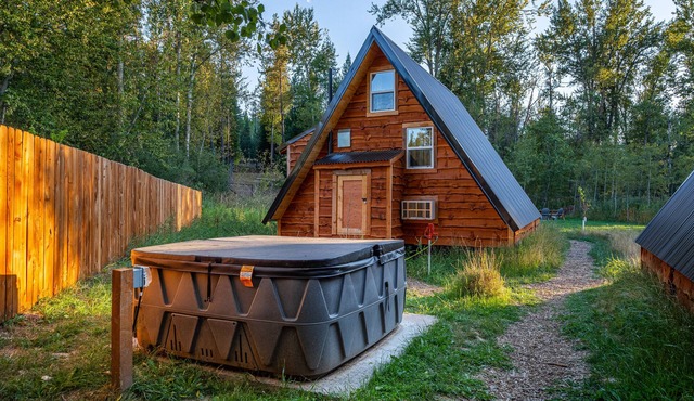 Glacier Nat'l Park A-frame w/hot tub- ElkCalf Mountain A-Frame, GNP basecamp!