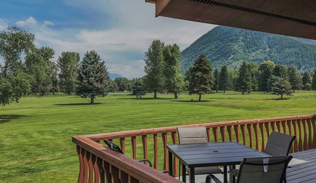 Glacier Park Golf Getaway - Close to Park! Views!