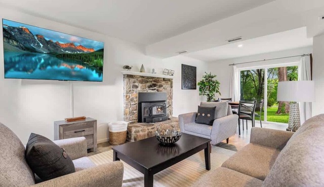 Golden Haven Cottage - Wedding and Winery Retreat