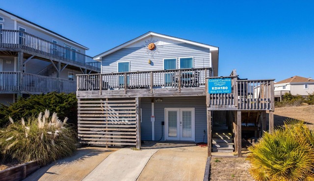 Good Vibes Soundside: Cute, Soundside Home, Short Stays anytime with Hot Tub!