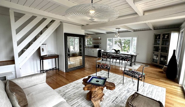 Gorgeous A-Frame Cabin On the Chop with Amazing Views/Walk to Town and Ferry