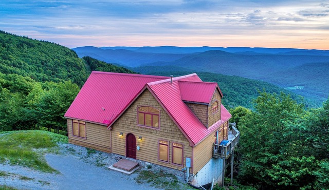 Gorgeous Chalet - Incredible Views - Hot Tub - Fire Pit