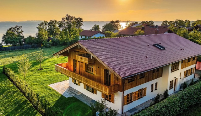"Graf Chiemo Suites" luyury living direkt am Chiemsee mit privatem Seezugang! in Chieming