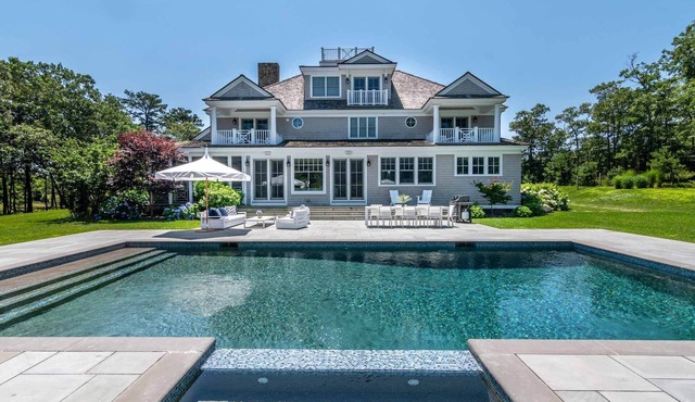 Grand Coastal-Style Estate In The Preserve
