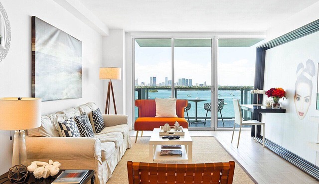 Grand Deluxe Bay View Balcony Suite High Floor, King Bed, Pool and Spa Access