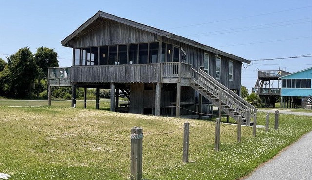 Gray Eagle House 58202