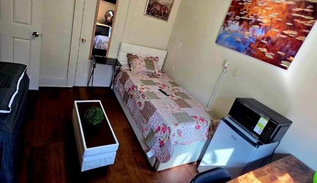 Habitación Privada y sencilla con TV de 55 pulgadas cerca de NY