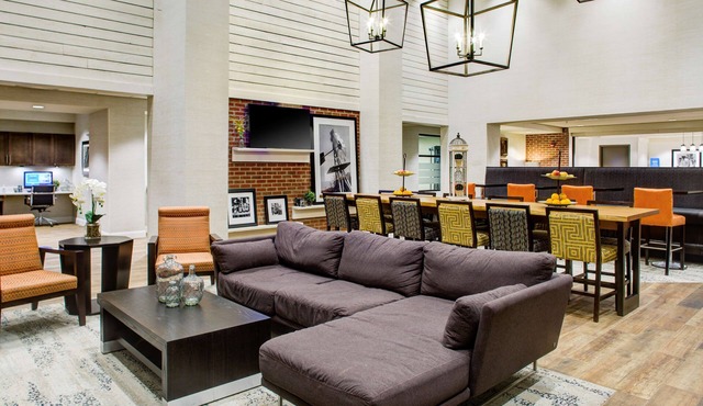 Hampton Inn & Suites by Hilton Pittsburg Kansas Crossing